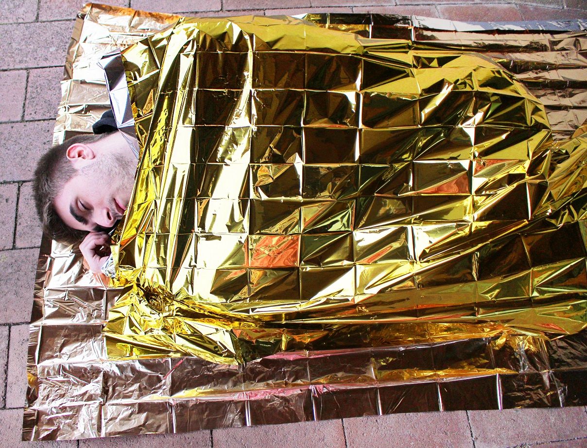 Isothermal rescue blanket